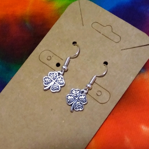 Handcrafted Lucky Clover 🍀 Charm Shamrock Earrings ☘️ - Picture 4 of 4